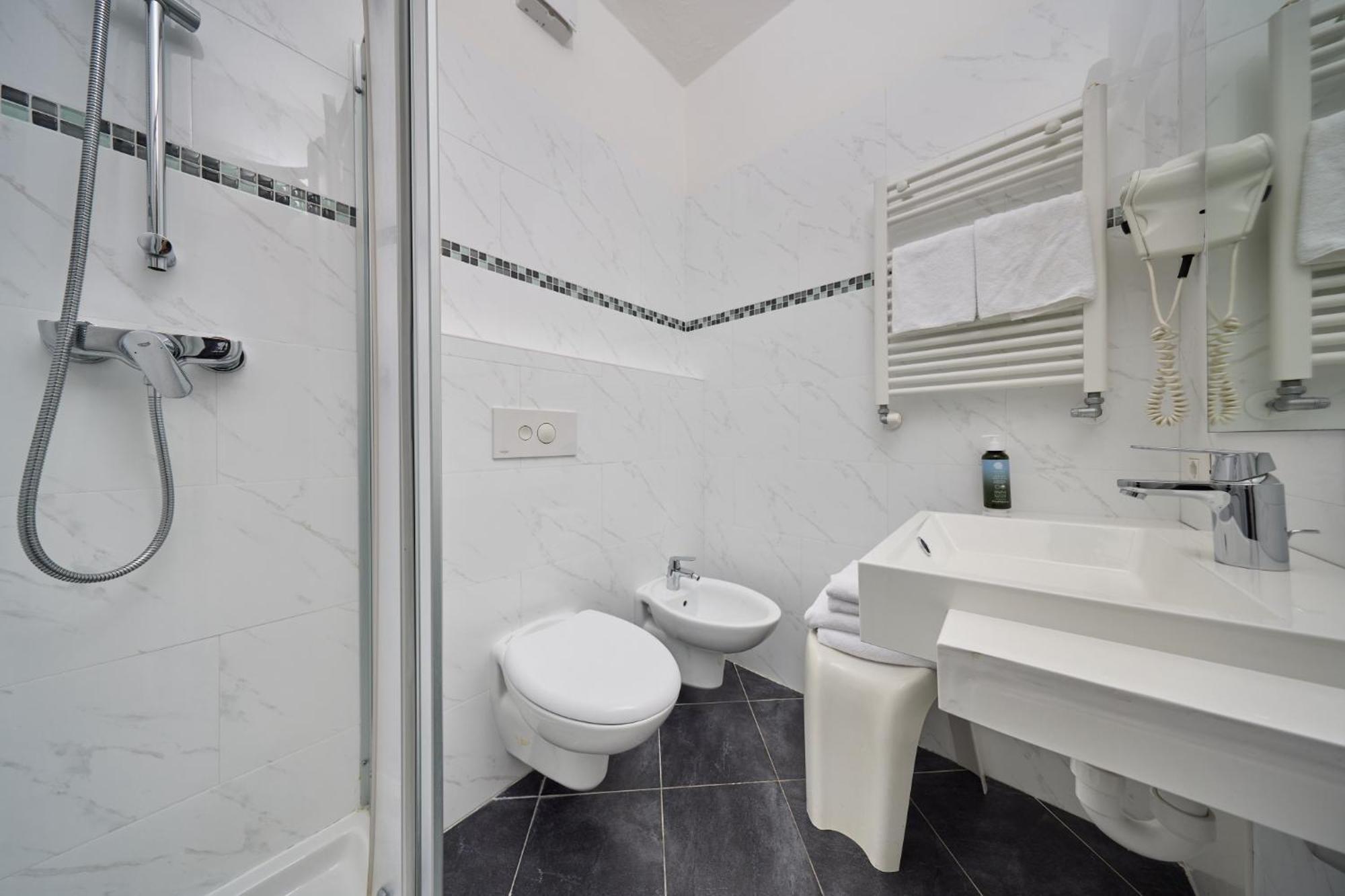 Hotel Geier Torbole Sul Garda Екстериор снимка