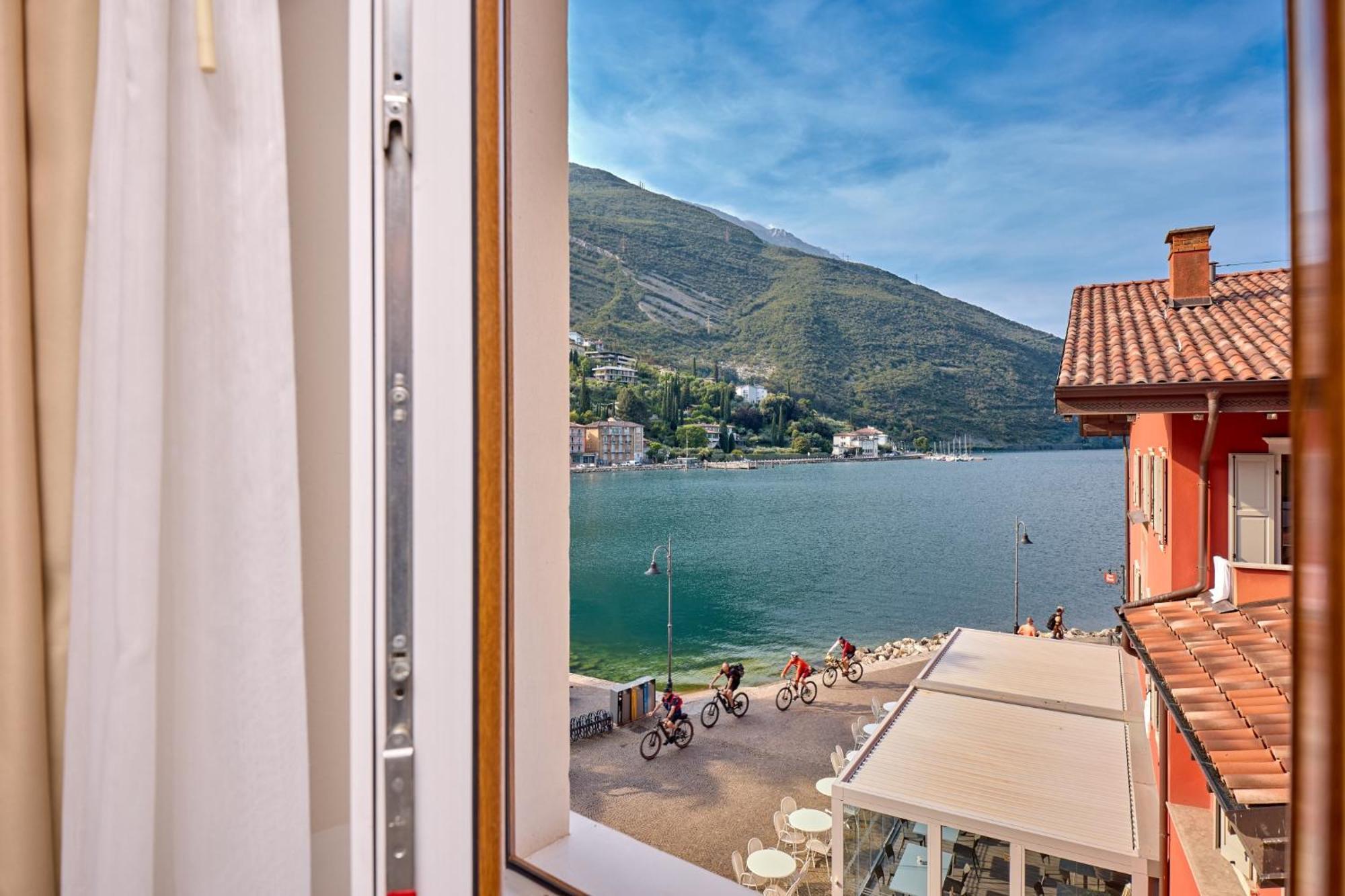 Hotel Geier Torbole Sul Garda Екстериор снимка