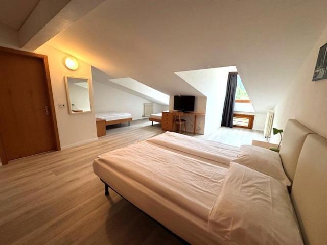 Hotel Geier Torbole Sul Garda Екстериор снимка